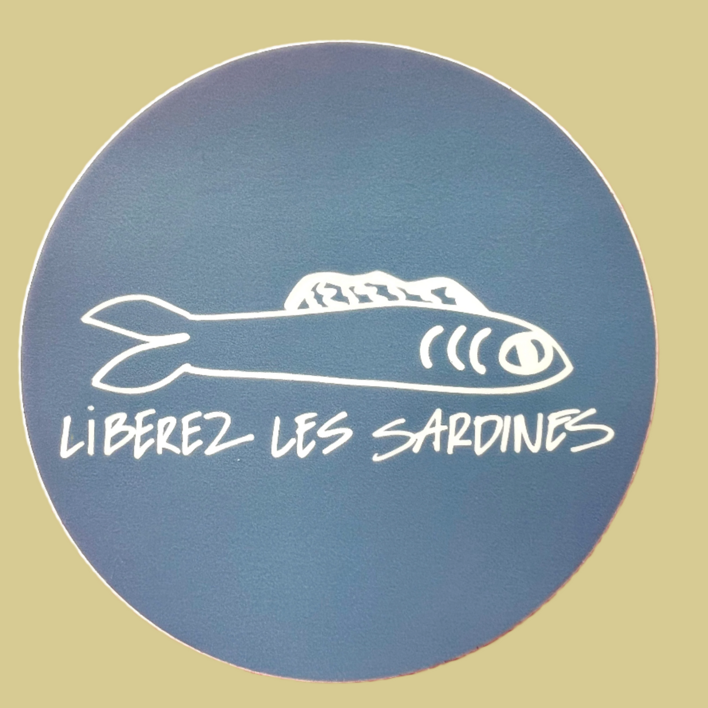 Liberez Les Sardines Circle Sticker